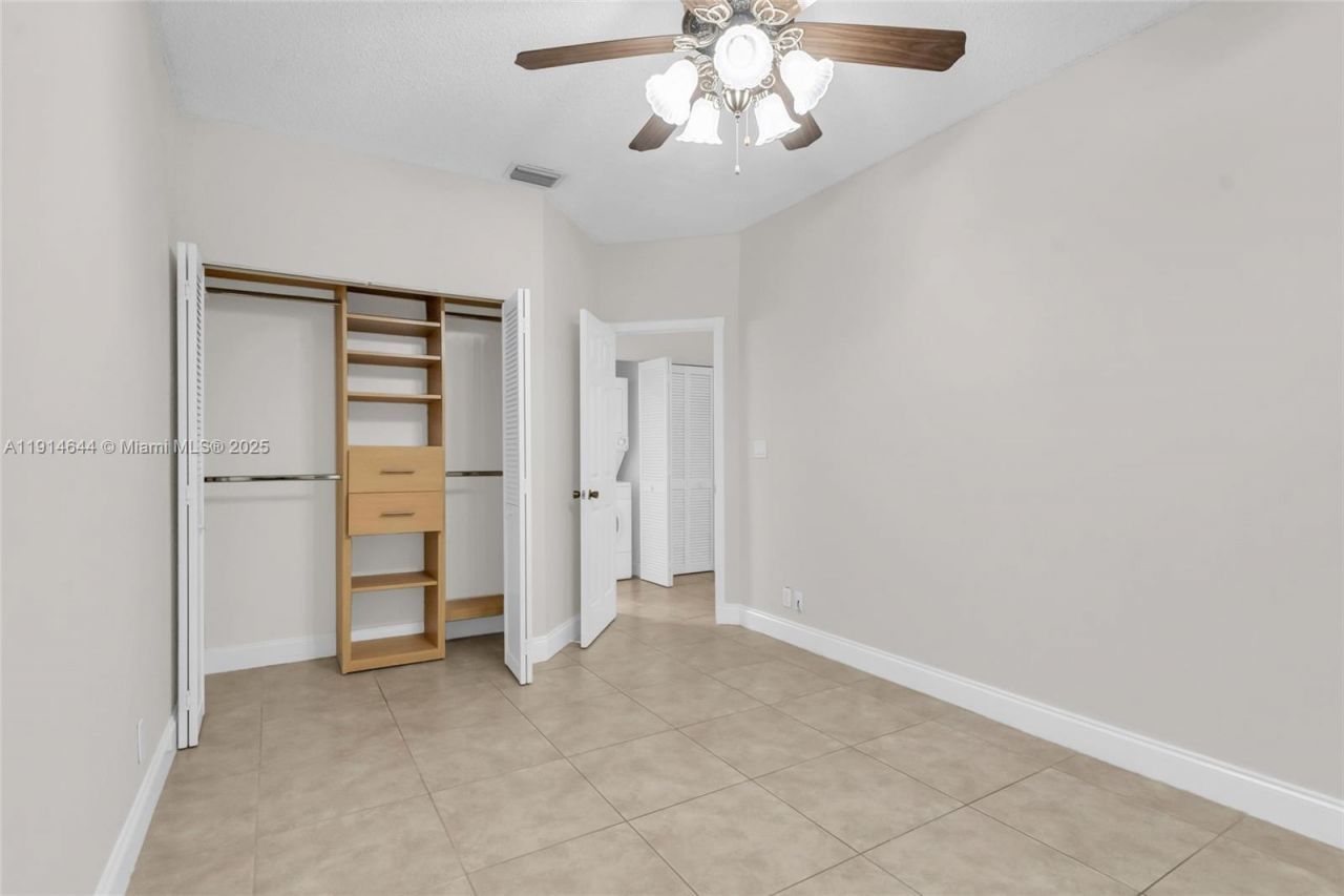 15563 N Miami Lakeway N, Miami Lakes, FL 33014 Photo