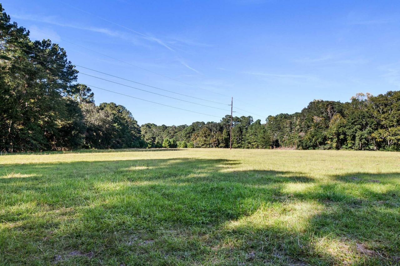 2418 Plow Ground Road Photo 5