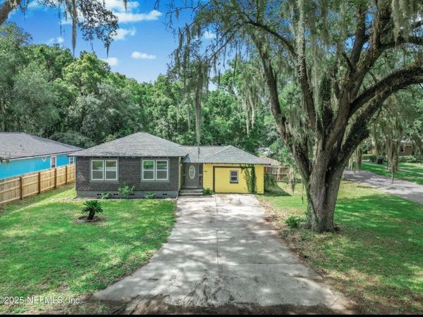 1334 NE 1ST AVENUE, GAINESVILLE, FL 32641
