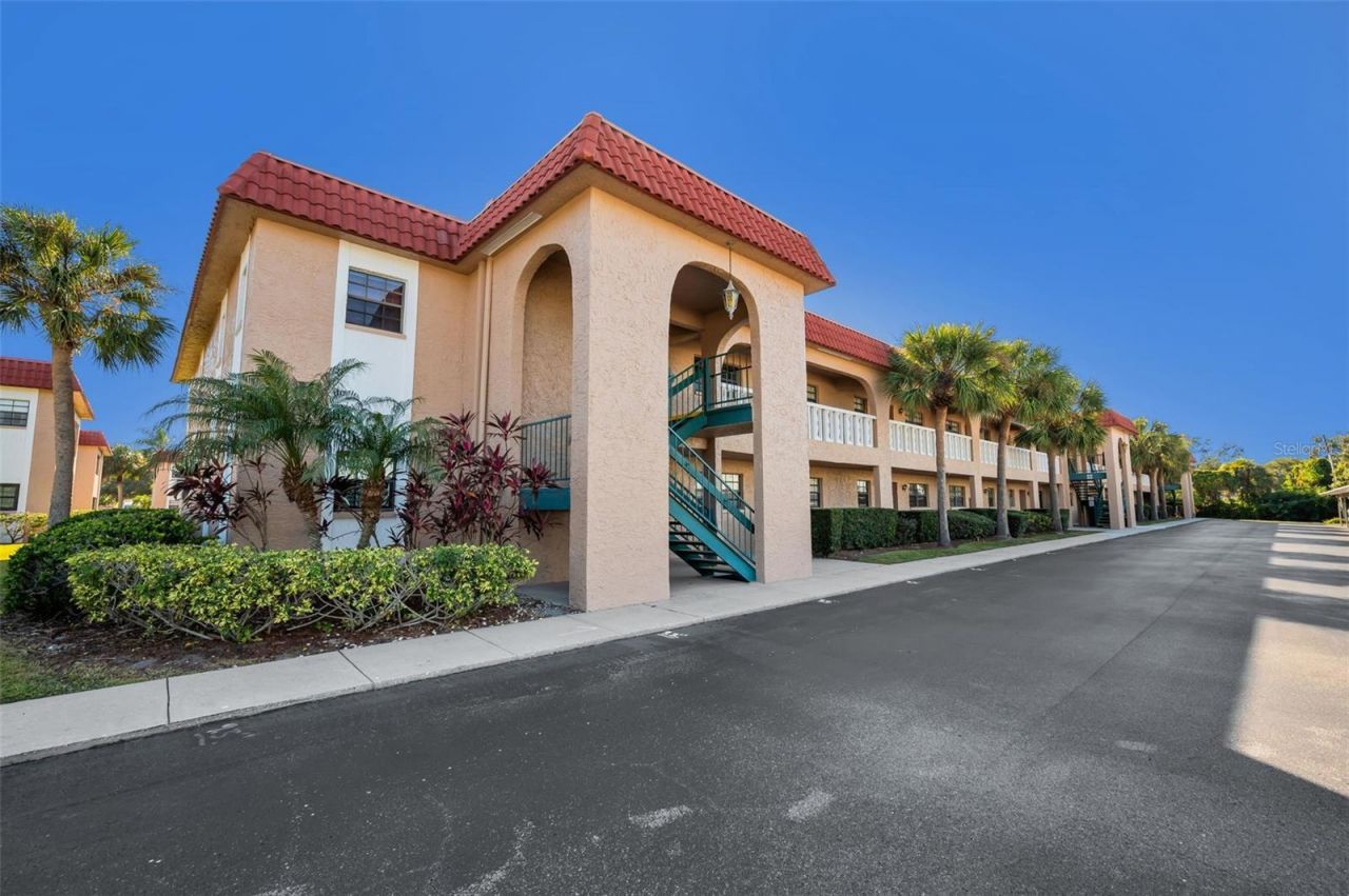 1750 Belleair Forest Drive, Unit A7, Belleair, FL 33756 Main Photo