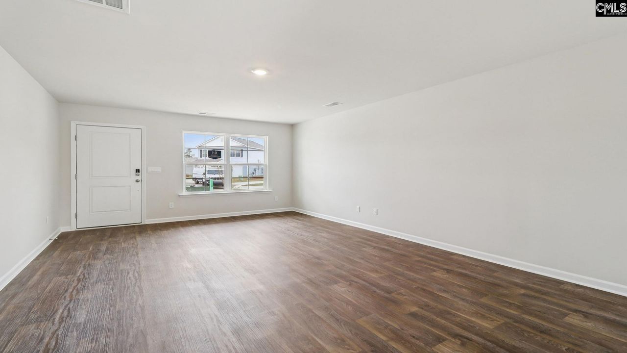 118 Kirkwood Court Photo 4