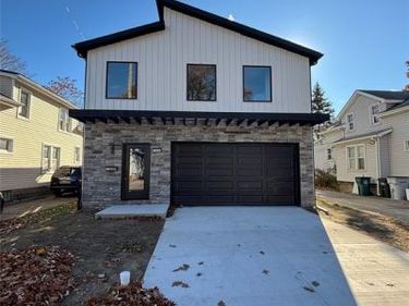 744 E Meyers Avenue, Hazel Park, MI 48030