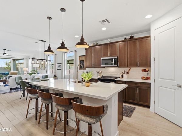 17285 W RUNNING DEER Trail, Surprise, AZ 85387