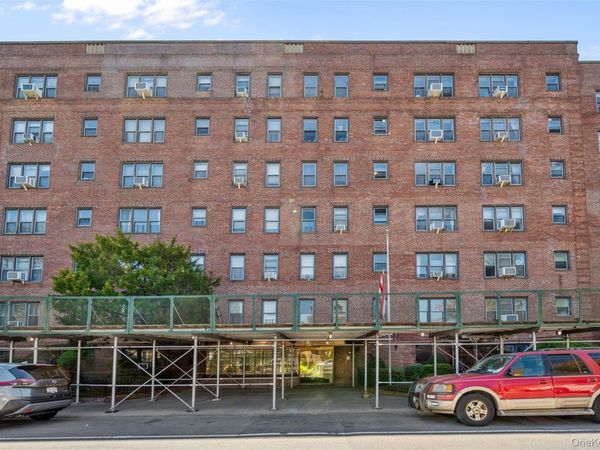 14350 Hoover Avenue, Unit 505, Briarwood, NY 11435