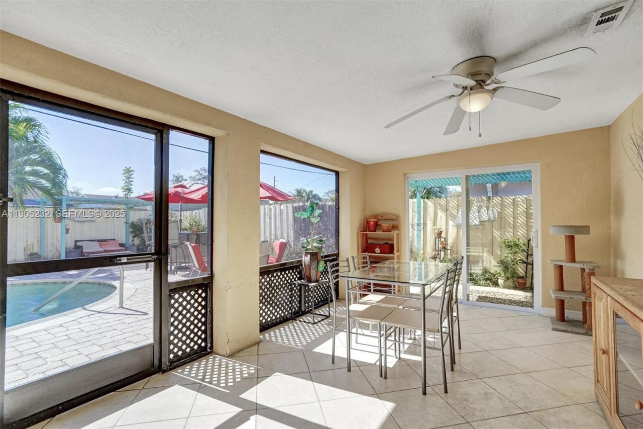 6740 Douglas St, Hollywood, FL 33024 Photo