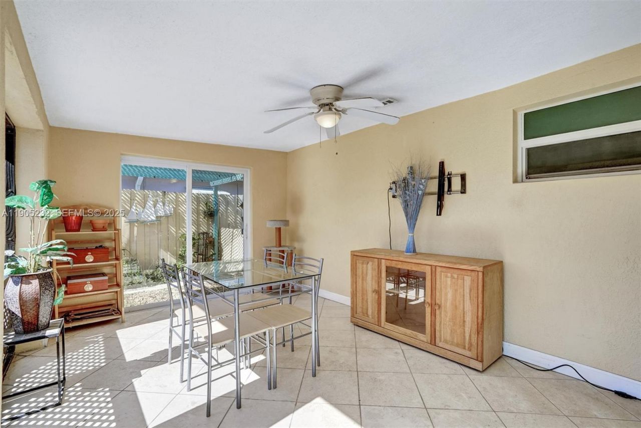 6740 Douglas St, Hollywood, FL 33024 Photo