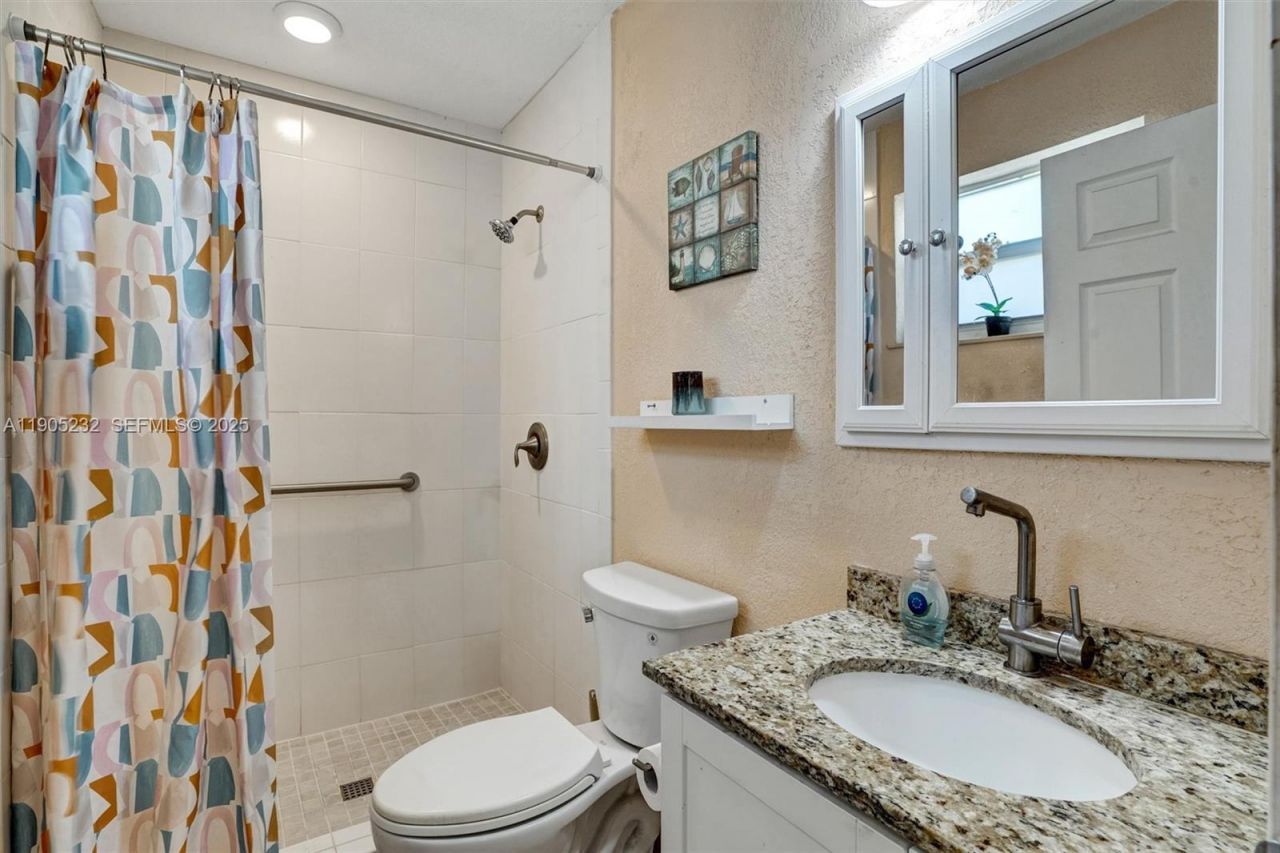 6740 Douglas St, Hollywood, FL 33024 Photo