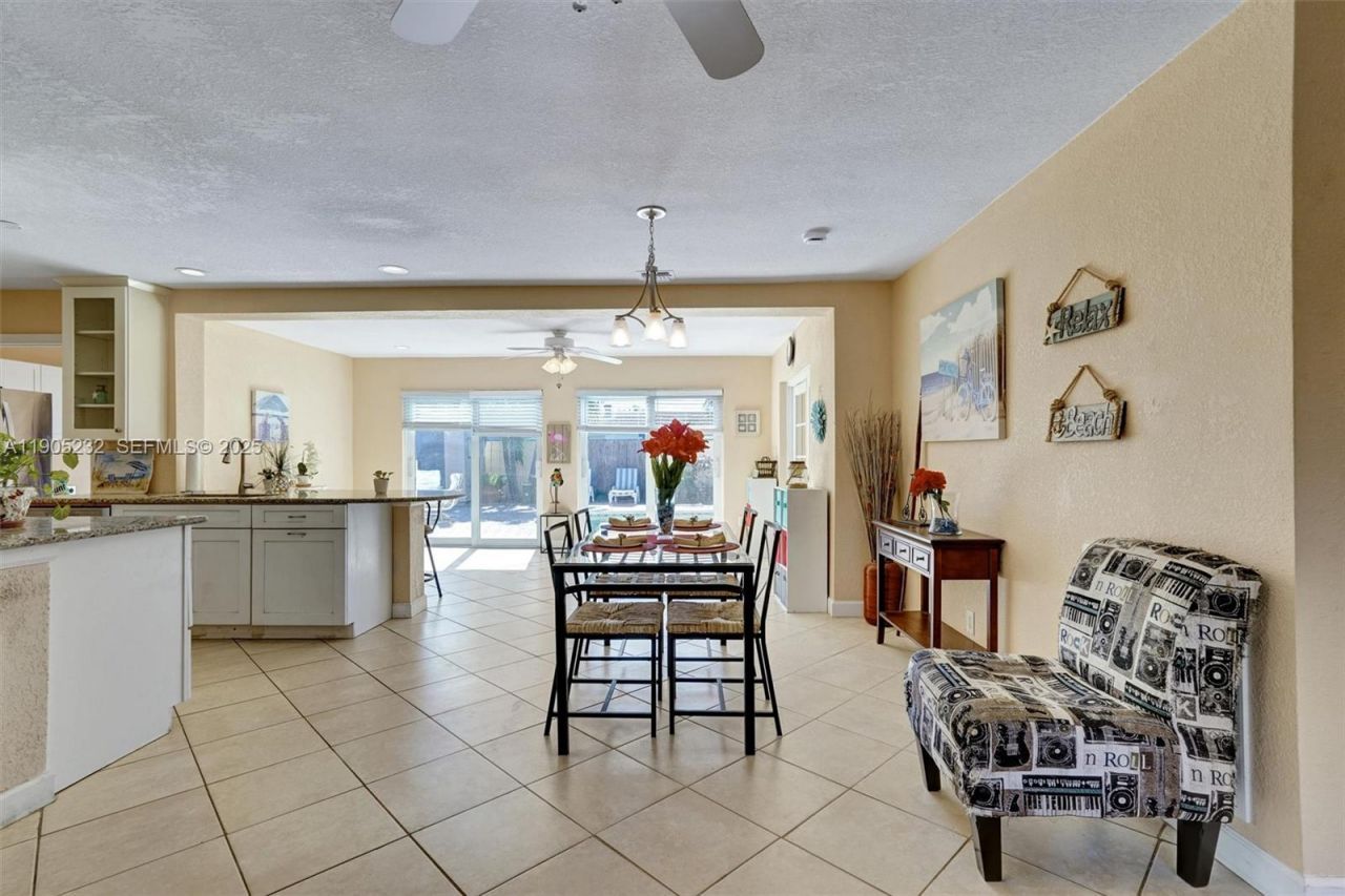 6740 Douglas St, Hollywood, FL 33024 Photo