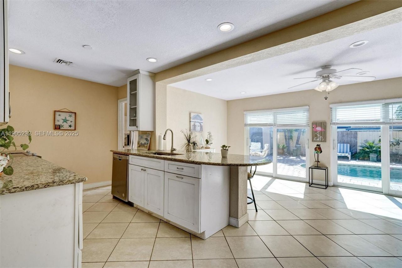 6740 Douglas St, Hollywood, FL 33024 Photo