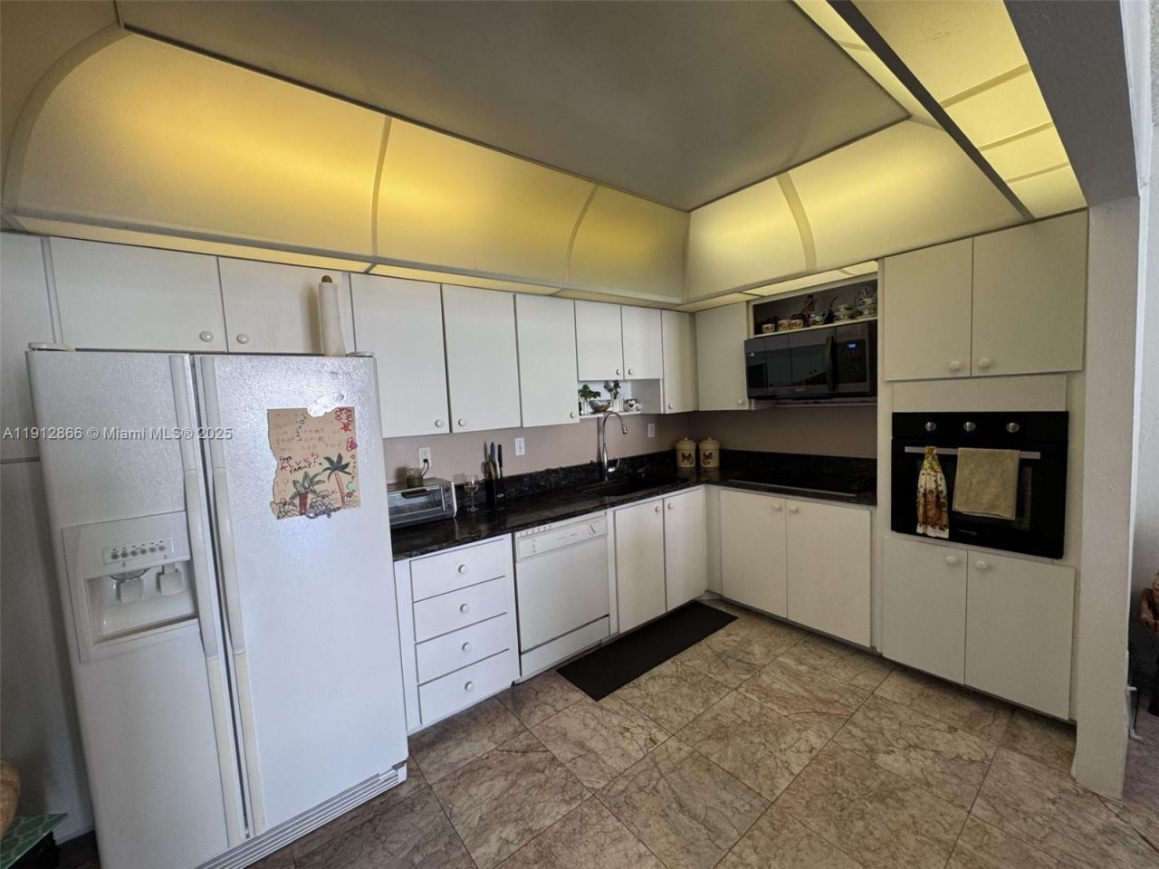 19390 Collins Ave, Unit 1608, Sunny Isles Beach, FL 33160 Photo