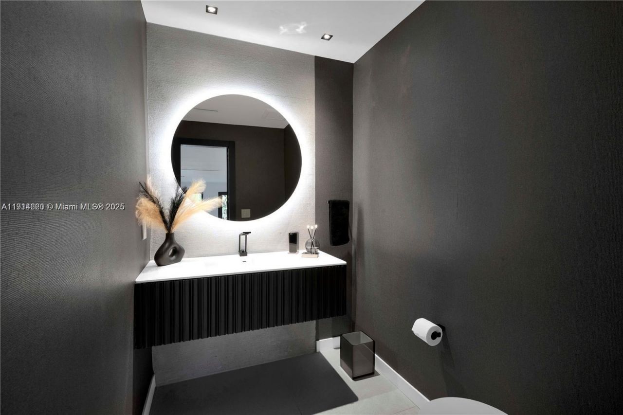 3760 S Douglas Rd, Miami, FL 33133 Photo