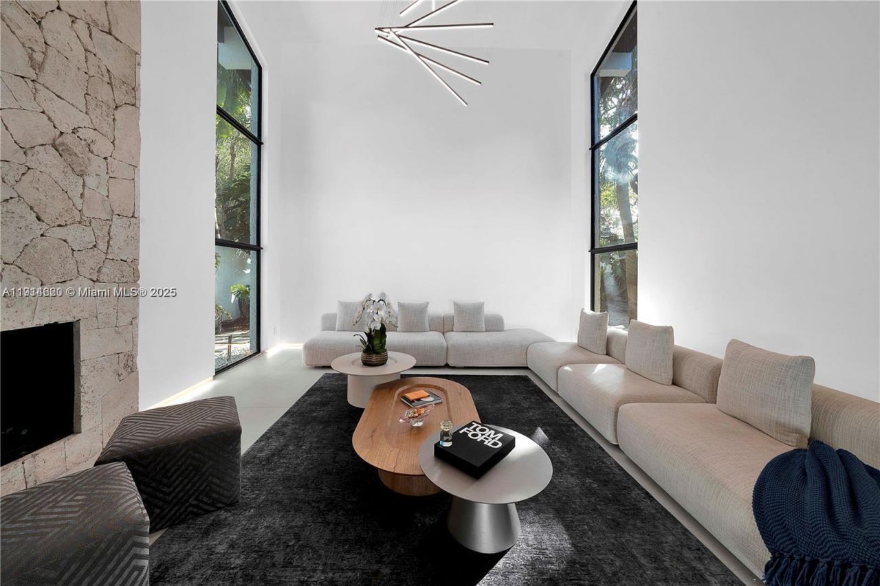 3760 S Douglas Rd, Miami, FL 33133 Photo