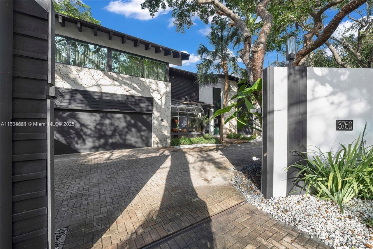 3760 S Douglas Rd, Miami, FL 33133 Photo