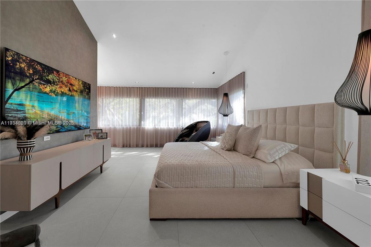 3760 S Douglas Rd, Miami, FL 33133 Photo