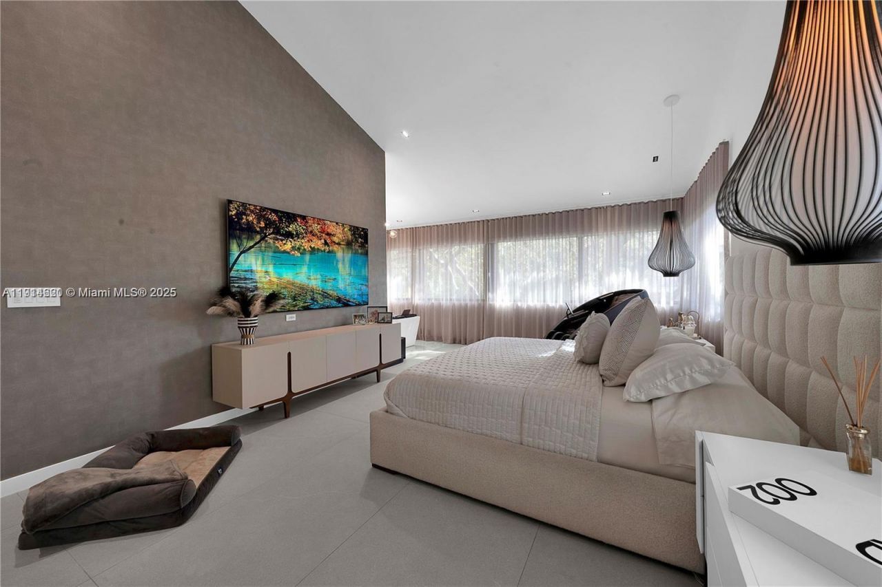 3760 S Douglas Rd, Miami, FL 33133 Photo