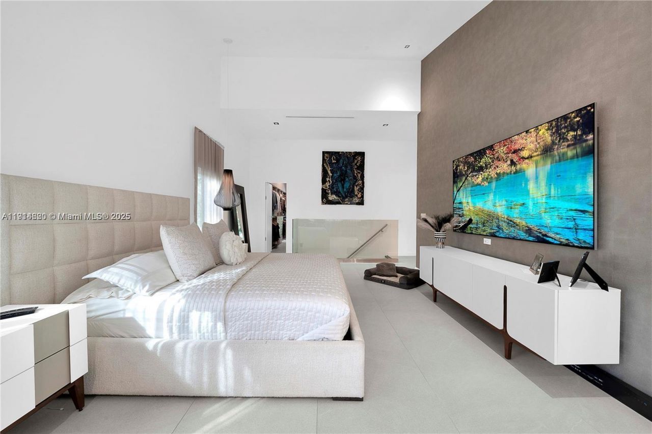 3760 S Douglas Rd, Miami, FL 33133 Photo