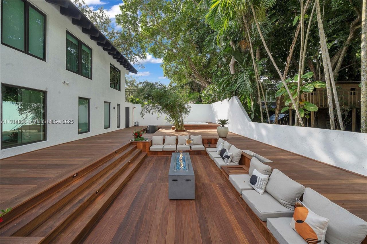 3760 S Douglas Rd, Miami, FL 33133 Photo