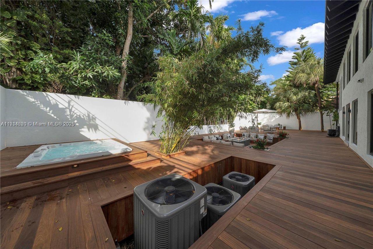 3760 S Douglas Rd, Miami, FL 33133 Photo