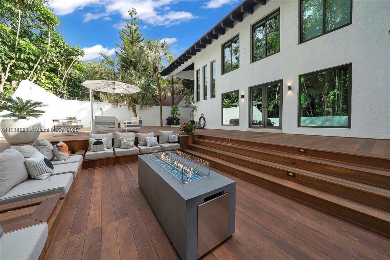 3760 S Douglas Rd, Miami, FL 33133 Photo