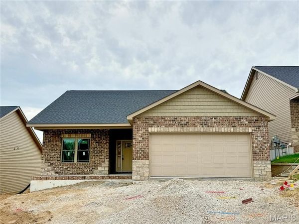 8084 Villa Valley, Caseyville, IL 62232