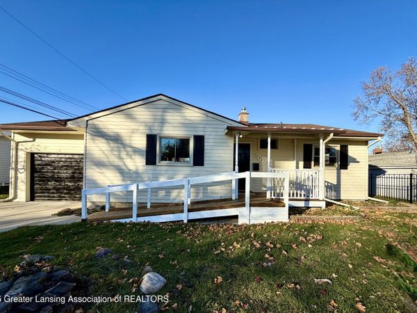 2521 Hopkins Avenue, Lansing, MI 48912