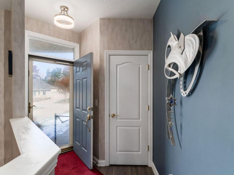 6033 Mcnaughten Grove Lane, Columbus, OH 43213 Photo 4