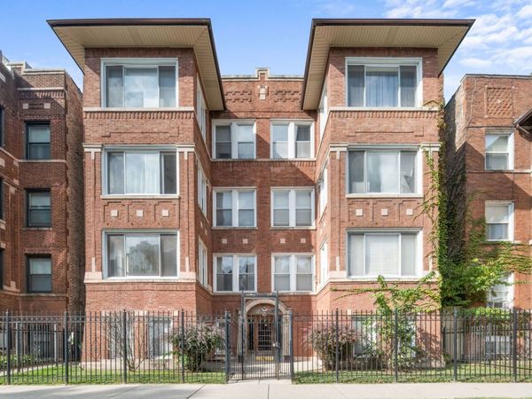 6742 S CLYDE Avenue, Unit 1S, Chicago, IL 60649