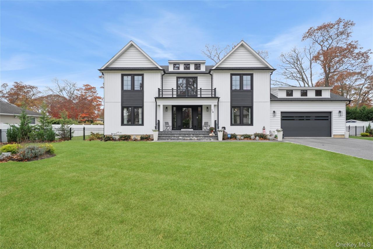 18 Timberpoint Road, East Islip, NY 11730 Main Photo