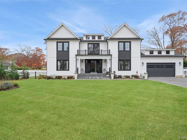 18 Timberpoint Road, East Islip, NY 11730