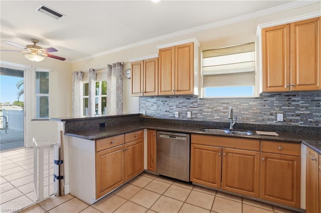 1624 Emerald Cove Dr, Cape Coral, FL 33991 Photo