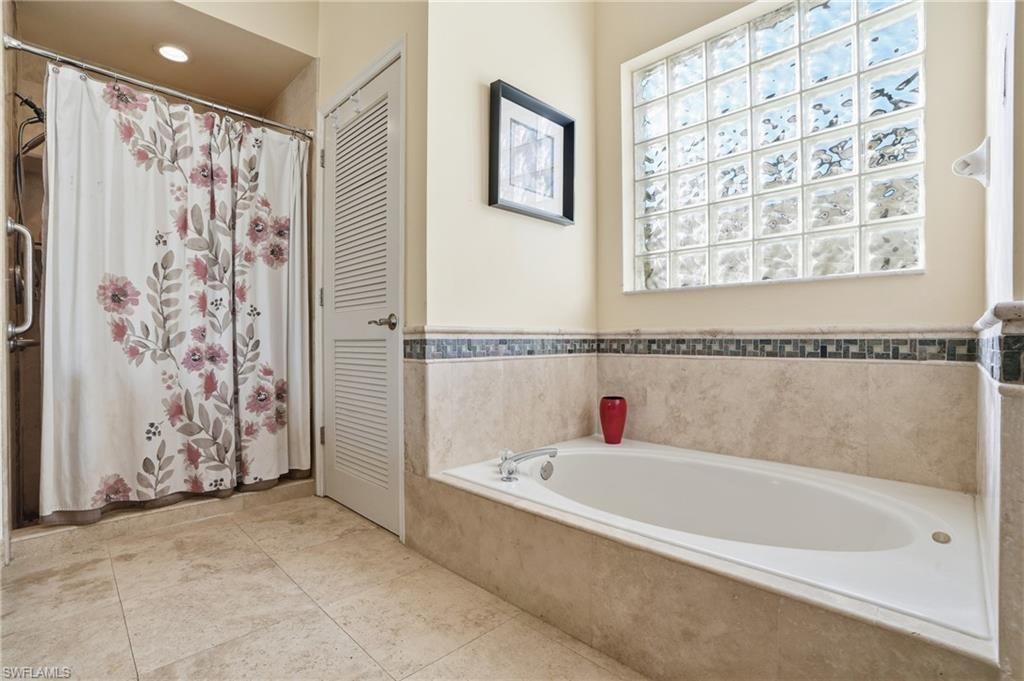 1624 Emerald Cove Dr, Cape Coral, FL 33991 Photo