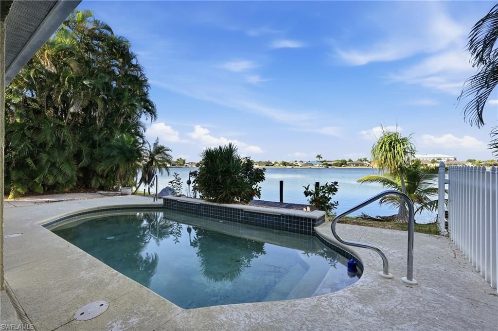 1624 Emerald Cove Dr, Cape Coral, FL 33991 Photo