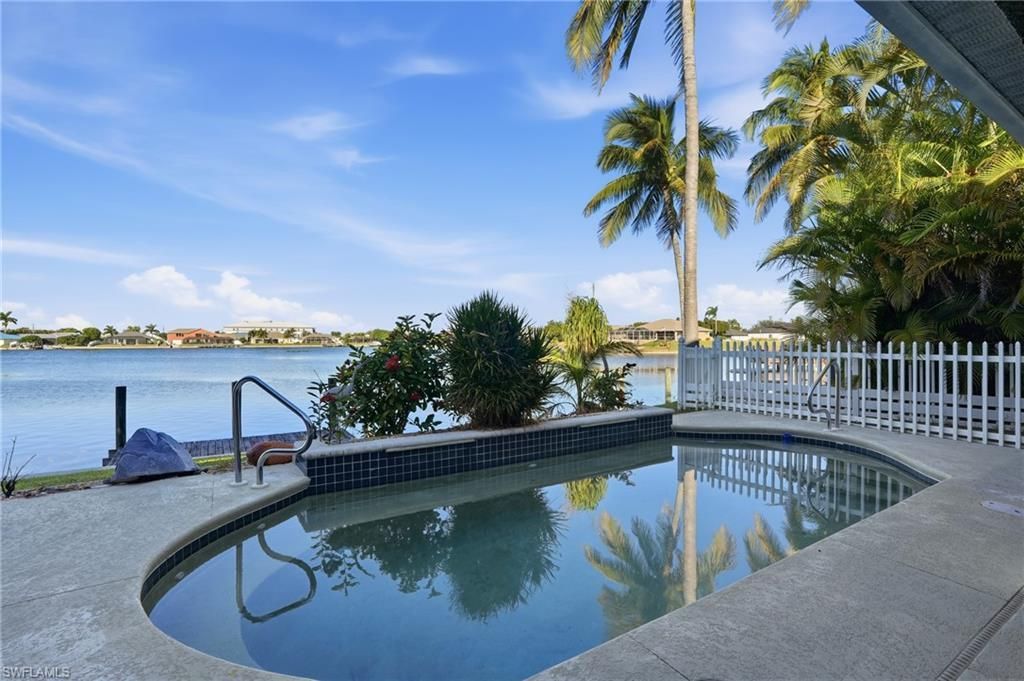 1624 Emerald Cove Dr, Cape Coral, FL 33991 Photo