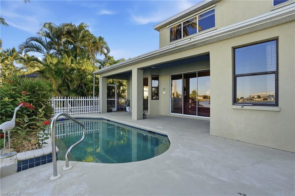 1624 Emerald Cove Dr, Cape Coral, FL 33991 Photo