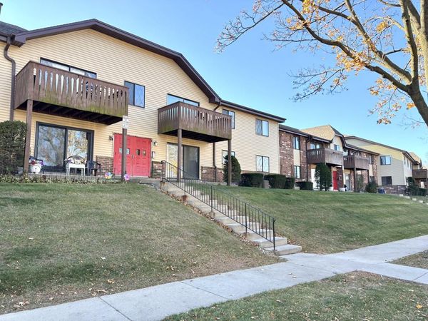 6011 W Port AVENUE, Unit 205K, Milwaukee, WI 53223