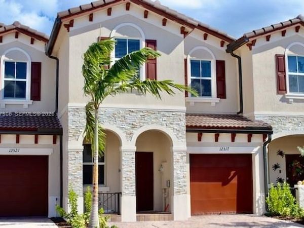 12517 NW 23rd Pl, Miami, FL 33167