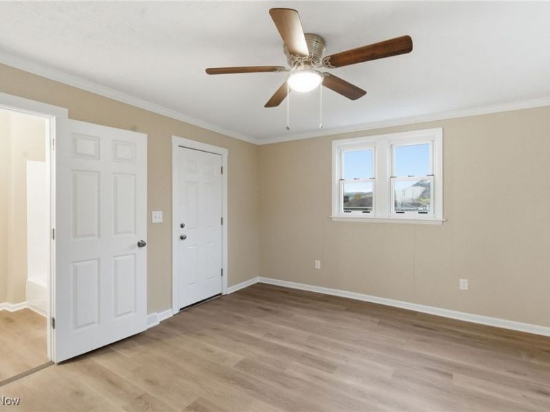 466 W 45th Street, Shadyside, OH 43947 Photo 10