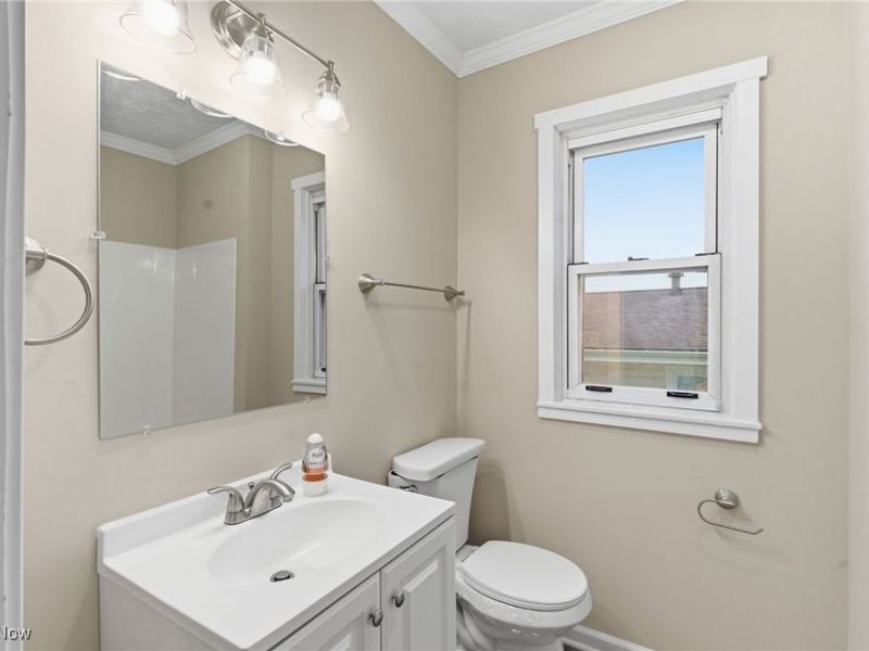 466 W 45th Street, Shadyside, OH 43947 Photo 12