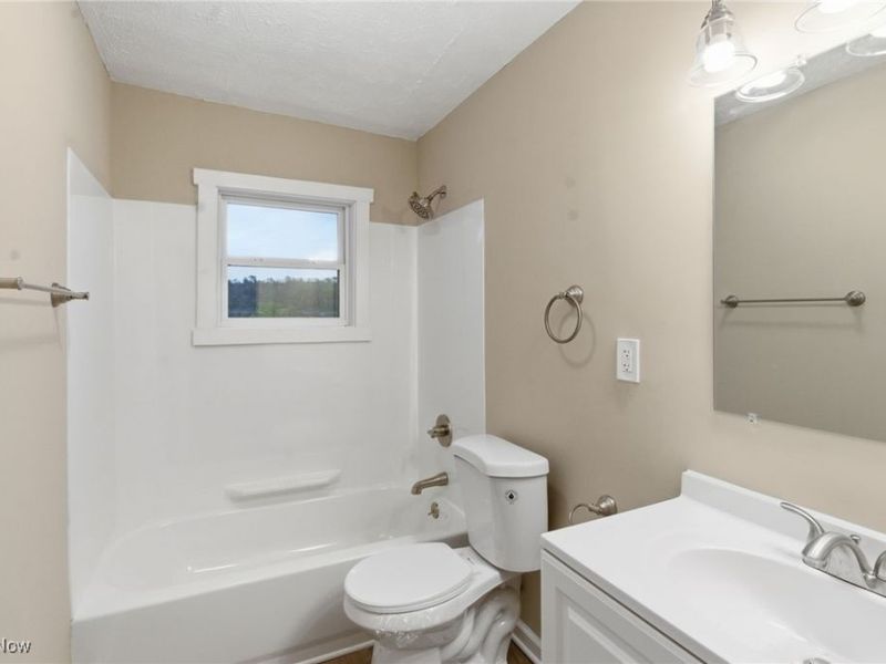 466 W 45th Street, Shadyside, OH 43947 Photo 18