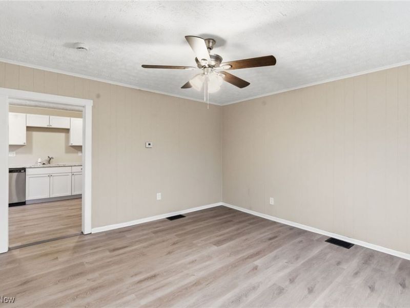 466 W 45th Street, Shadyside, OH 43947 Photo 5