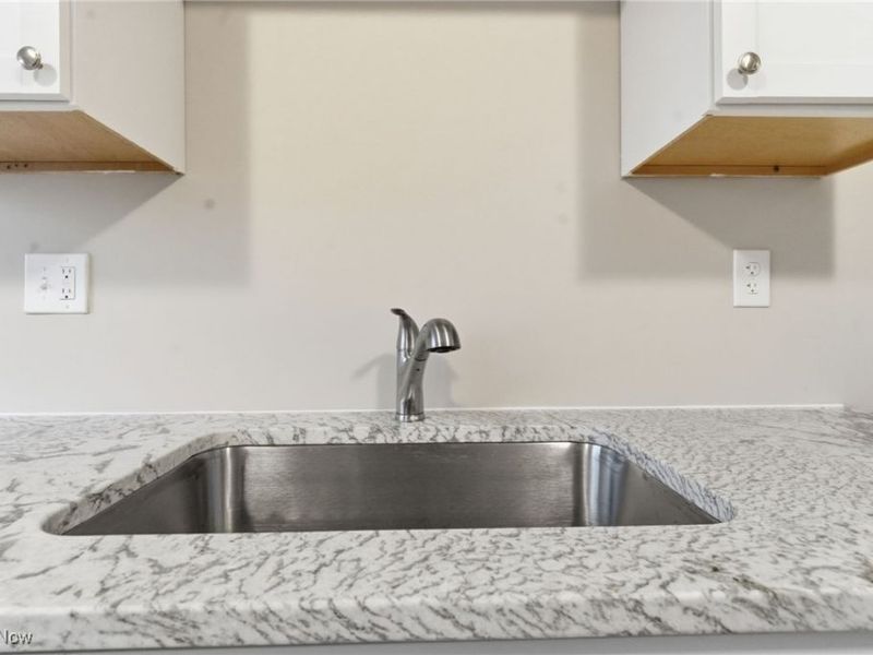 466 W 45th Street, Shadyside, OH 43947 Photo 9