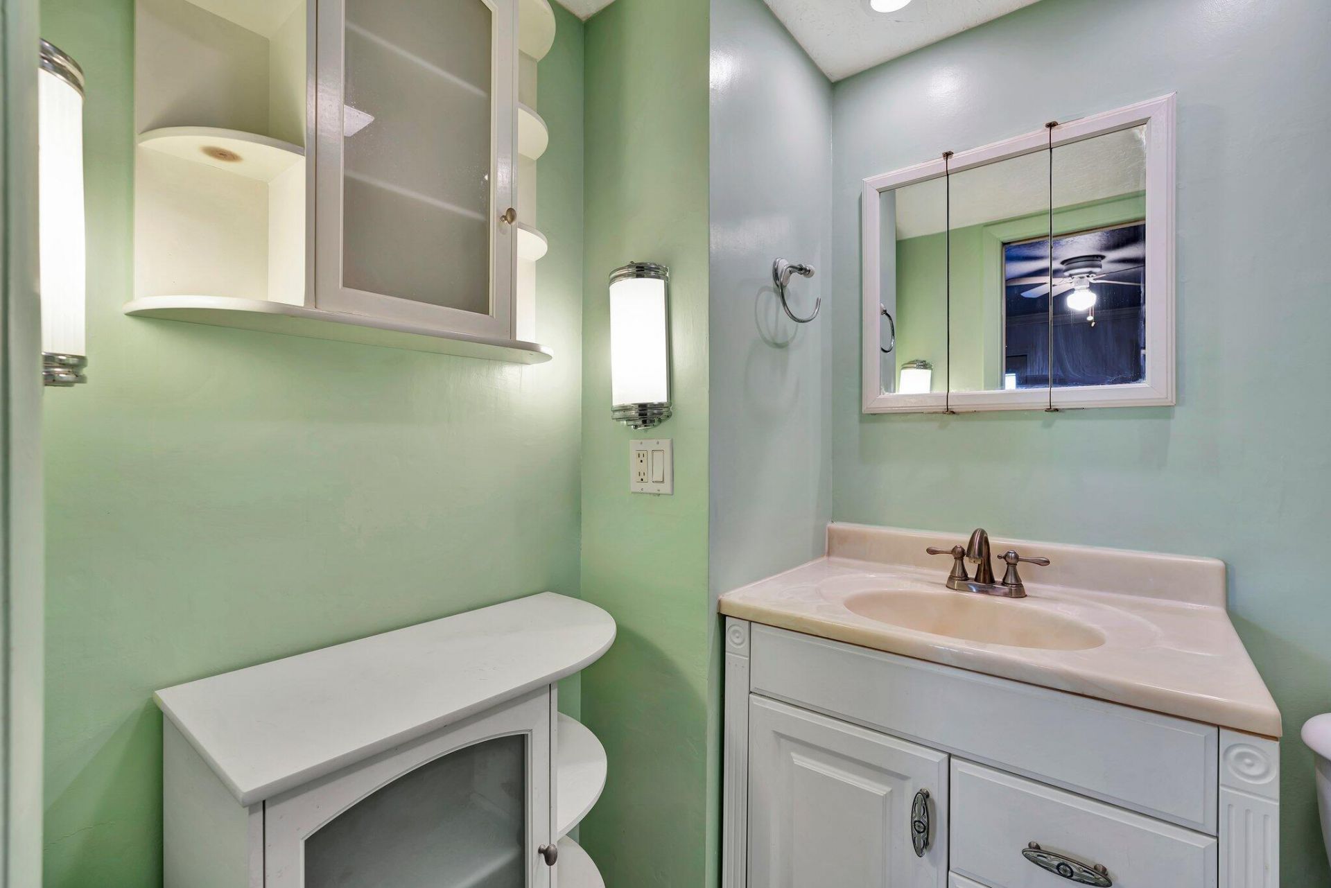 121 Wettaw Lane, Unit 211, North Palm Beach, FL 33408 Photo