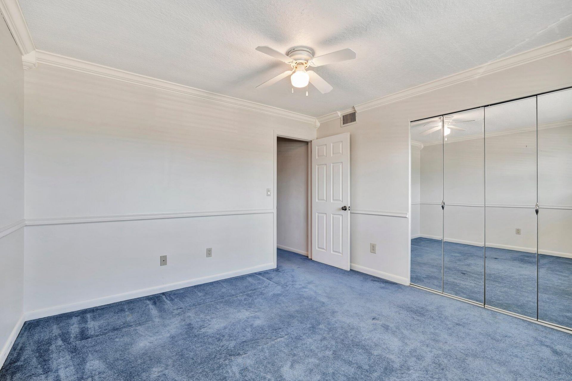 121 Wettaw Lane, Unit 211, North Palm Beach, FL 33408 Photo