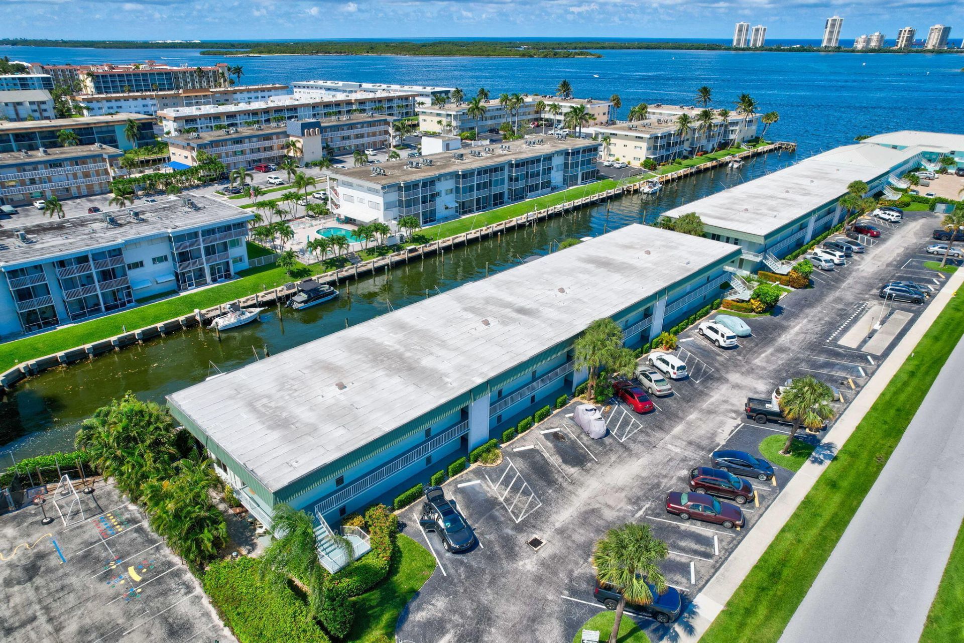 121 Wettaw Lane, Unit 211, North Palm Beach, FL 33408 Photo