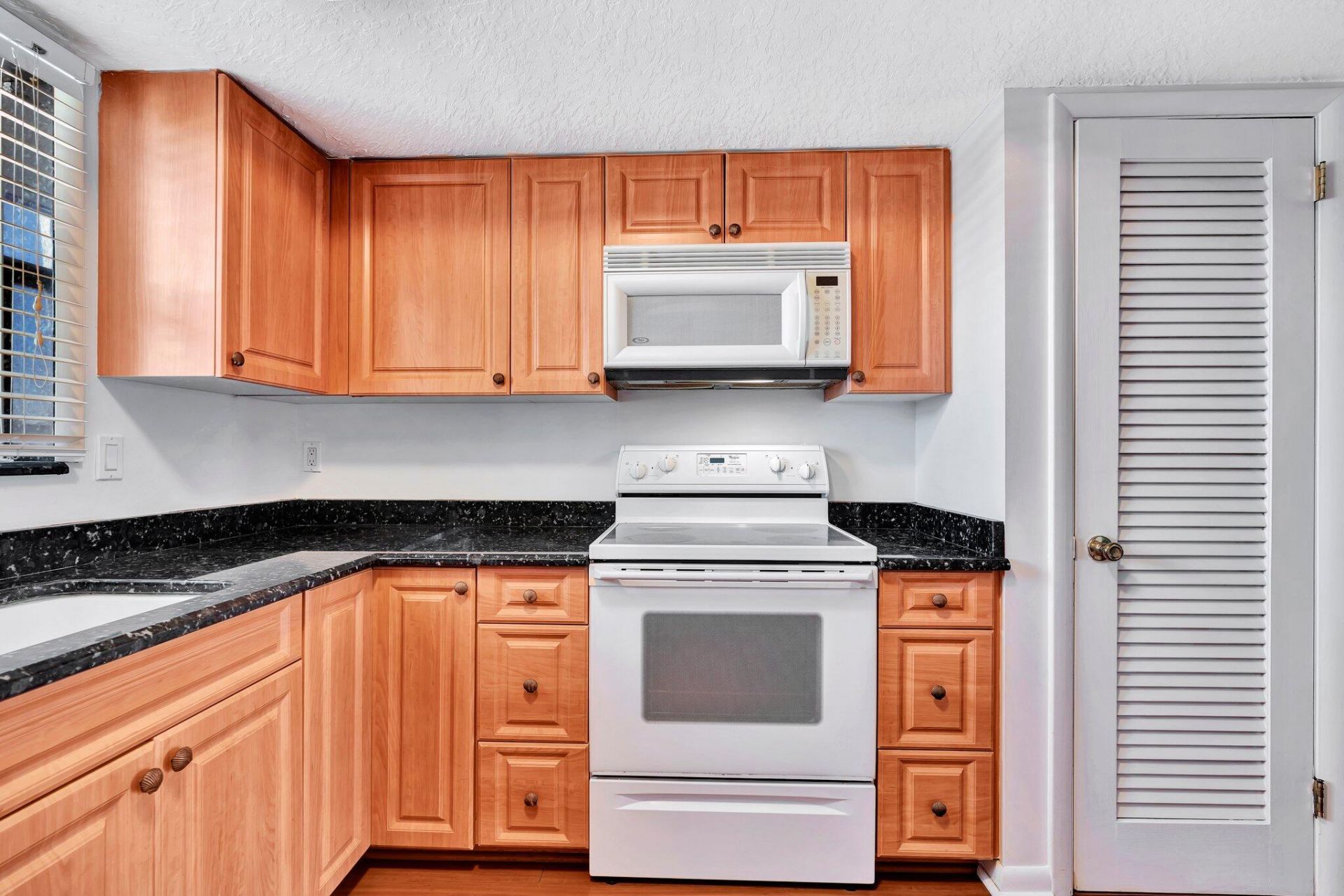 121 Wettaw Lane, Unit 211, North Palm Beach, FL 33408 Photo