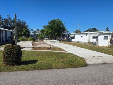 43 HATCHETT CREEK ROAD, VENICE, FL 34285