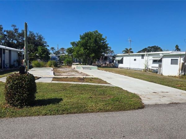 43 HATCHETT CREEK ROAD, VENICE, FL 34285
