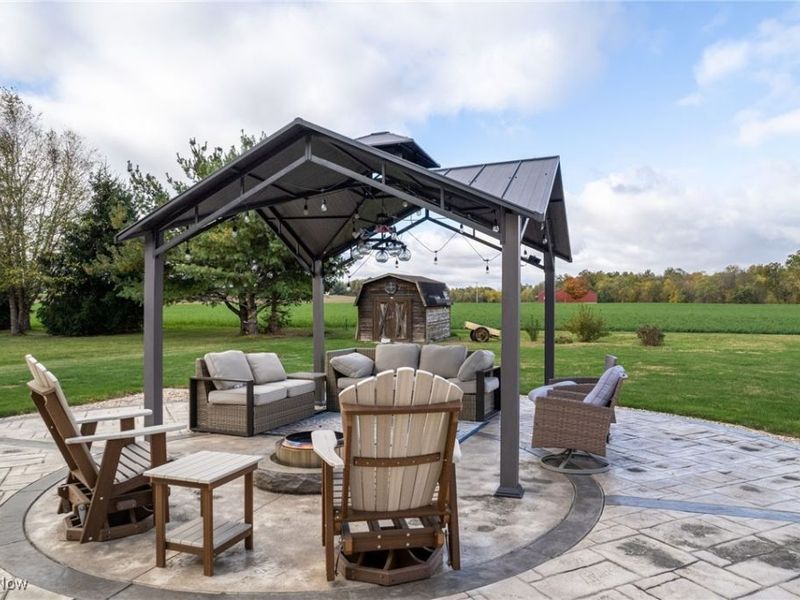 210 Evergreen Drive, Creston, OH 44217 Photo 5