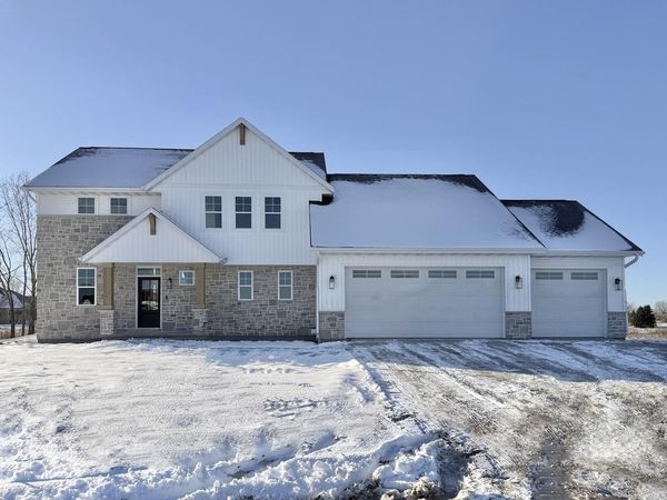 4065 N HEGNER FARM COURT, GRAND CHUTE, WI 54913
