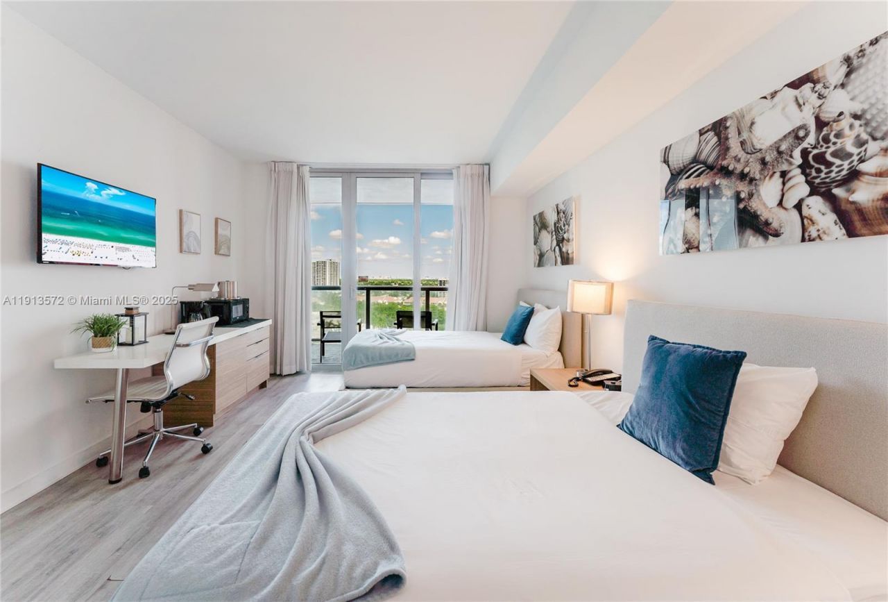 2602 E Hallandale Beach Blvd, Unit R1206, Hallandale Beach, FL 33009 Photo